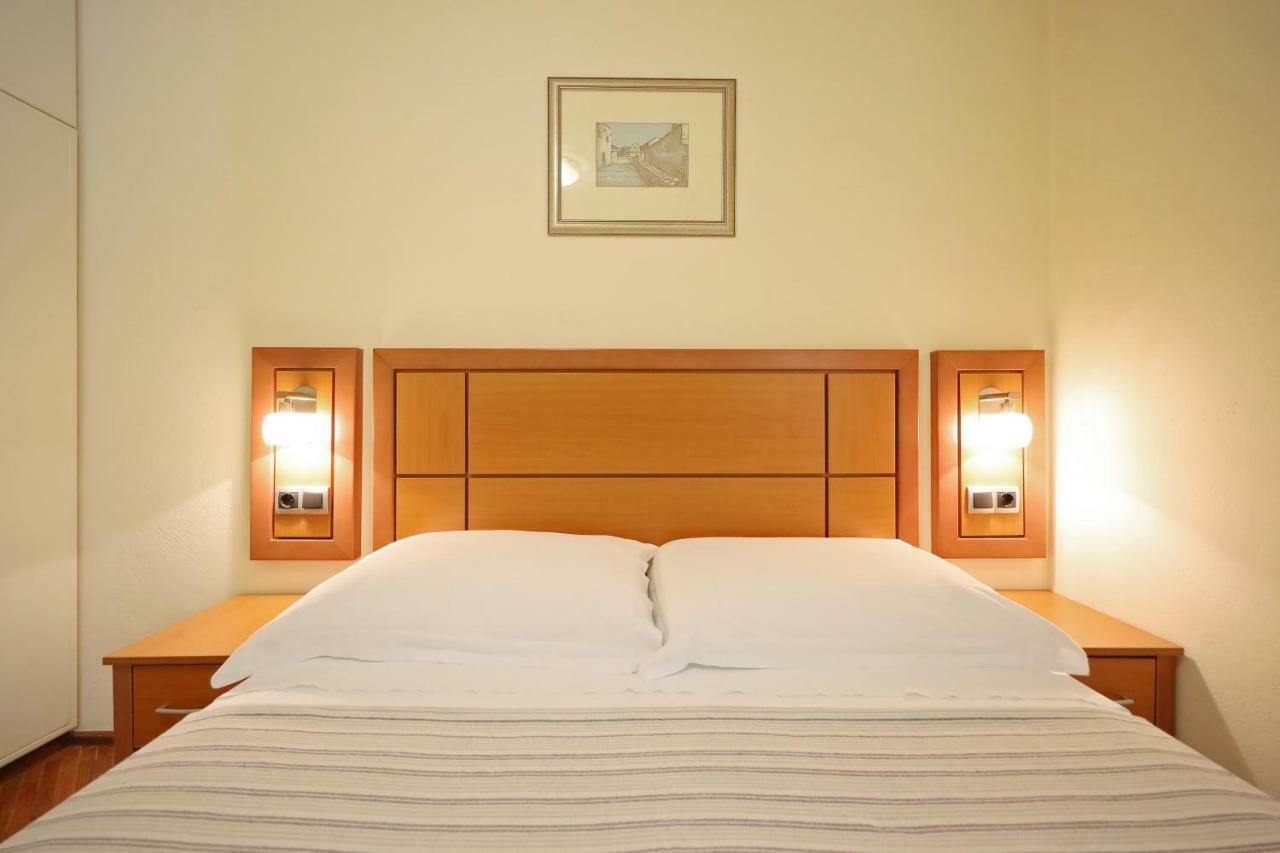 Girica Apartments ซาดาร์ ภายนอก รูปภาพ